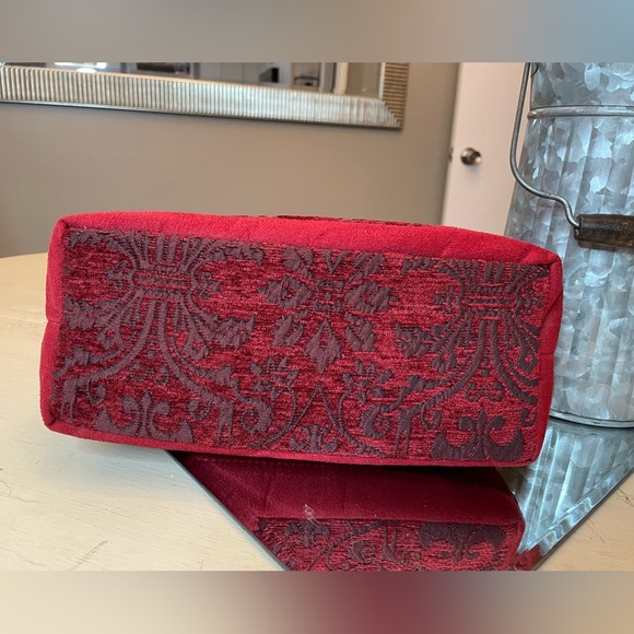 NWT Isabella’s Journey red tapestry bag - Picture 6 of 15